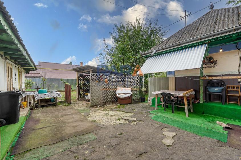 Casă interbelică + 3.060 mp intravilan, Trifești, 7,9 km de Roman
