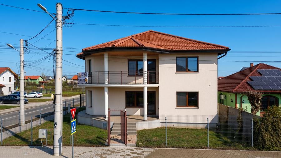 Casă spațioasă în Dumbrăvița | 260 mp utili | Teren 930 mp