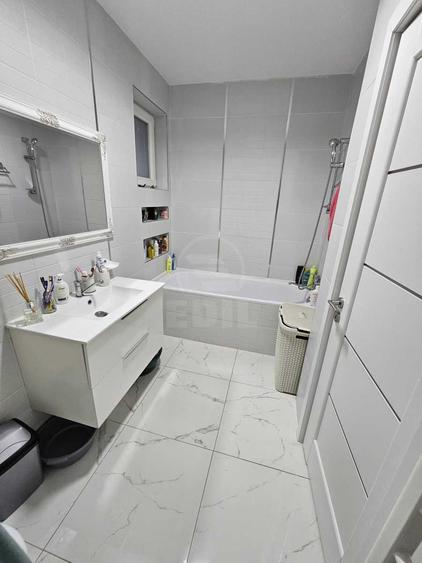 Apartament spațios de închiriat – 3 camere - terasă generoasă
