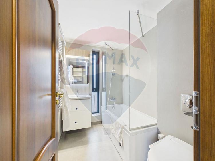 Apartament cu 3 camere ultrafinisat de inchiriat - Zona Decebal