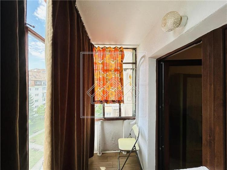 Ap decomandat, 2 camere, balcon, etaj 5/8 - M. Viteazu