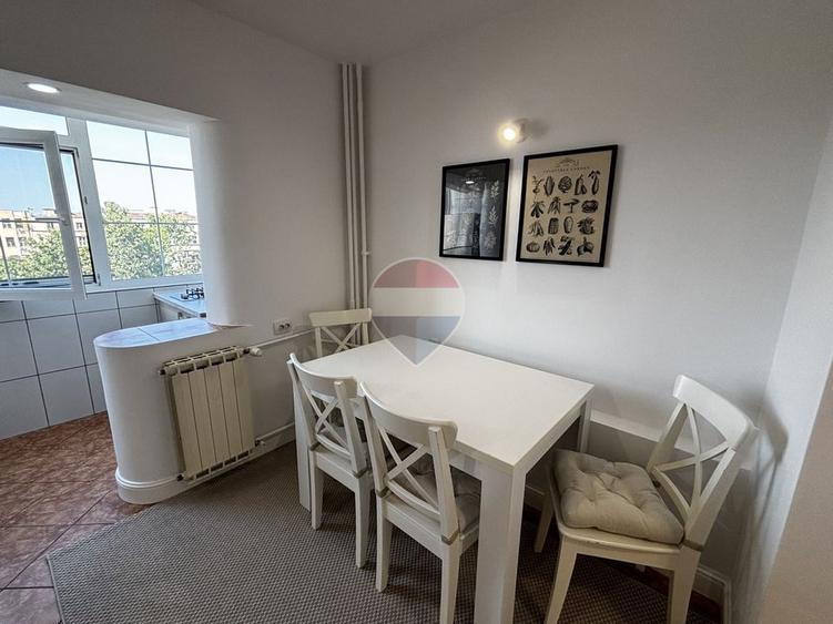 Garsonieră 45 mp, Bd. Unirii – mobilată modern, gata de mutare