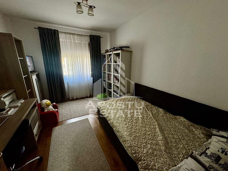 Apartament cu 3 camere, de vanzare, zona Torontal, Timisoara