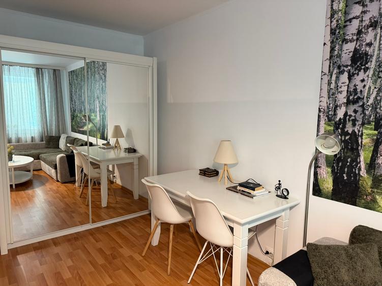 Calea Victoriei, 2 camere dec, et.3, balcon, bloc termoizolat,  zona linistita