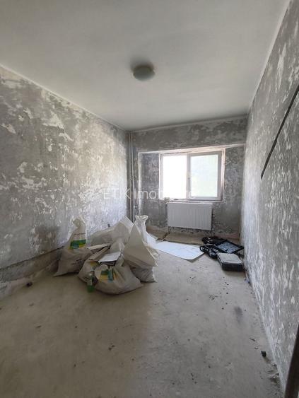 Apartament Anda 3 camere dec cu 2 bai, etaj 1, bloc 1981, Profi. - 8
