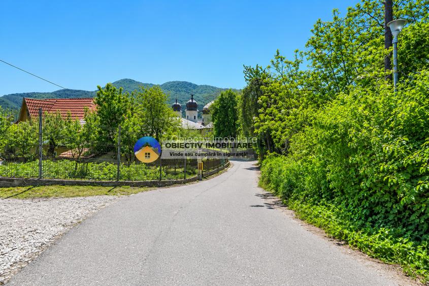 Oferta unica in Piatra Neamt ! Casa si teren zona centrala , strada Castanilor - 10