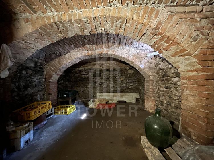Casă individuală | 2 corpuri | Șură și anexe | teren 1460 mp – Porumbacu De Jos