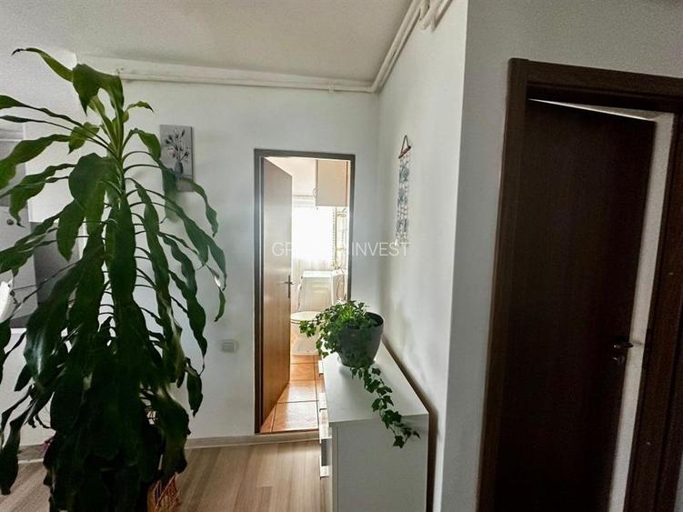 Apartament modern 3 camere la mansarda zona Semaforului - 6