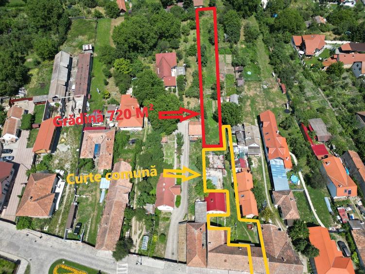 Doua case de vanzare 75 M² + curte 720 M² Piata Kalvin
