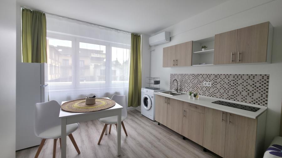 Garsonieră pet-friendly, utilități incluse, Str. București