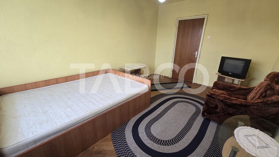 Apartament de vanzare 2 camere decomandate etaj intermediar Strand - 2