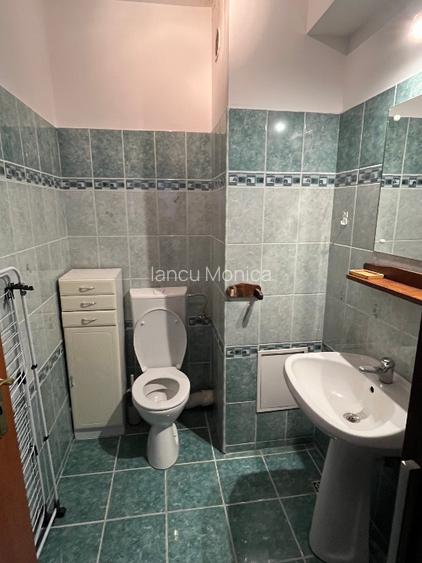 Închiriez apartament cu 3 camere, zona centrală - 2