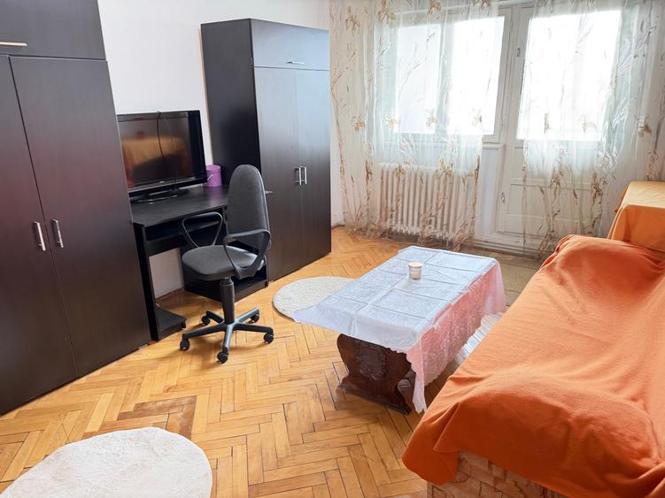 Inchiriez apartament 2 camere Aradului 330 euro