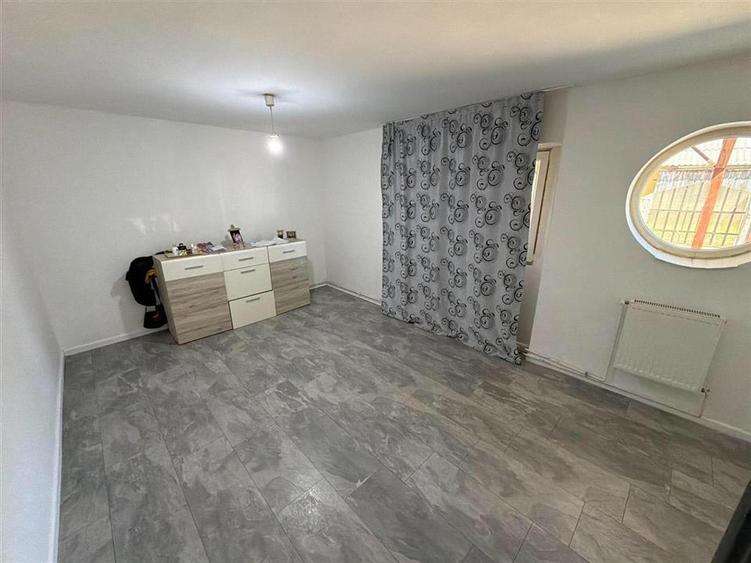 Apartament cu 3 camere si teren in Miroslava langa notariat Iulia Paduraru