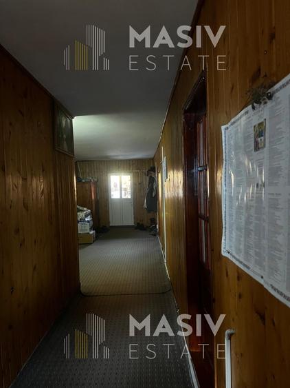 Casă spațioasă de vânzare în Azuga – 9 camere, 6 băi, vedere la Munții Bucegi