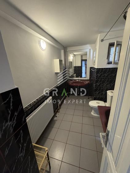Casa 4 camere | 4 bai | 2 bucatarii | GARAJ | zona Semicentrala/Paris