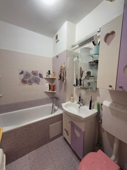 Apartament cu 3 camere, 55 mp, zona Nord