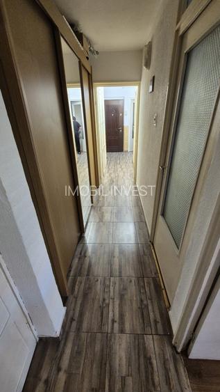 Apartament cu 3 camere | Etaj 1 | Loc de parcare | Cetate | 90.000 € - 4