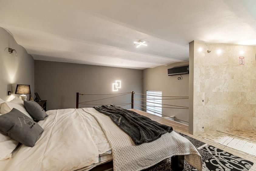 Apartament de 90 mp (conform CF), parter, ultracentral, tip loft