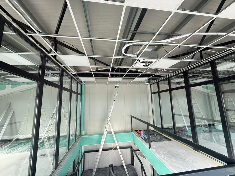 HALĂ INDUSTRIALĂ NOUĂ DE ÎNCHIRIAT – 600 MP UTILI | TEREN 2.000 MP