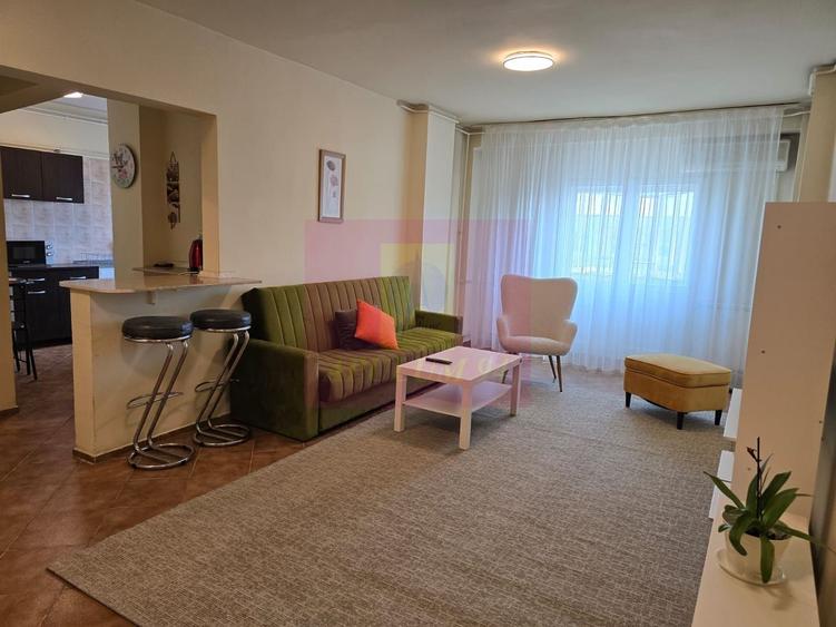 Vanzare apartament 2 camere bd Decebal stradal, parking