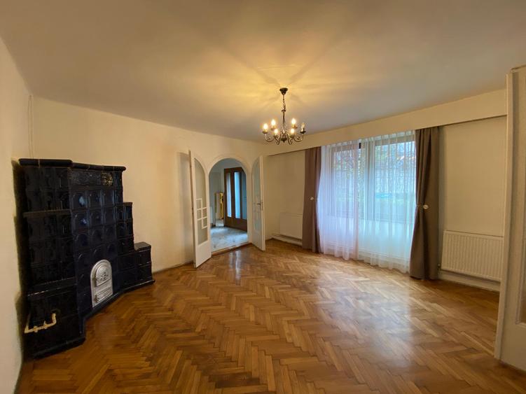 Spatiu comercial 4 camere zona Central Sibiu