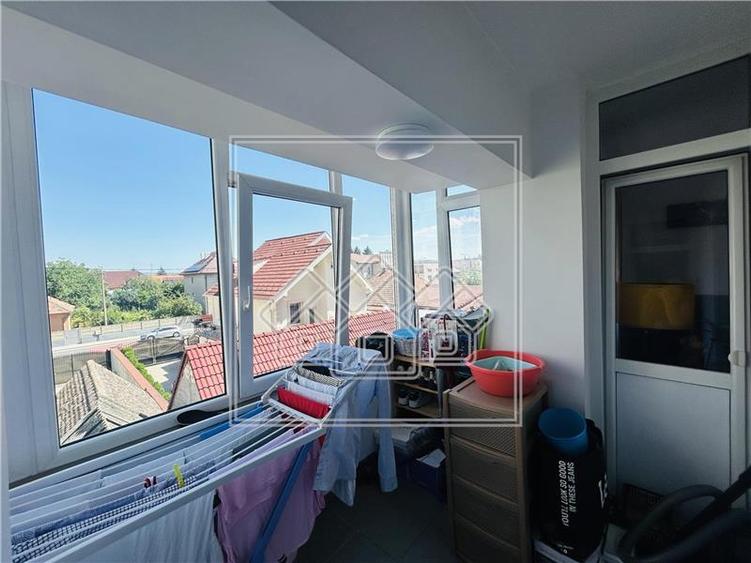 Ap decomandat, 60 mp utili, 2 camere si balcon - Turnisor