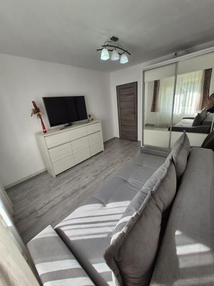 Apartament modern 3 camere semidecomandat aproape de Piata Flora