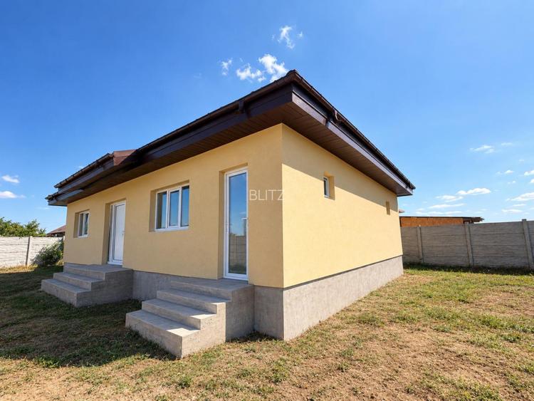 Casa parter, 105.60 mp, 450 mp teren, zona Malu Mare