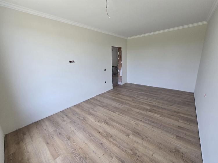 Duplex superb. Suprafata generoasa. 3 Dormitoare. Bucatarie inchisa.
