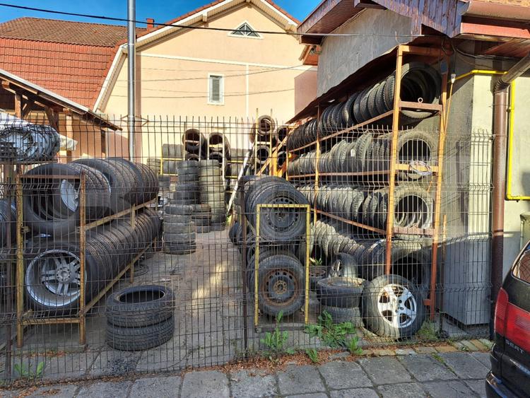 Afacere la cheie și casa de vânzare , zonă Semicentrală