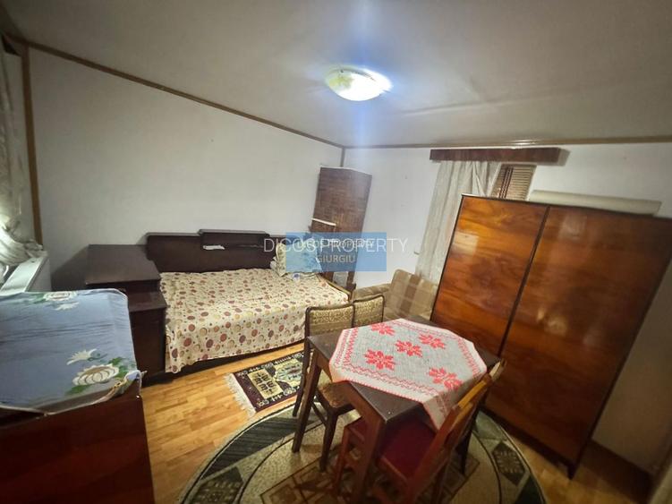Casă de vânzare  zona Str. Gheorghe Doja, 3 camere - 7