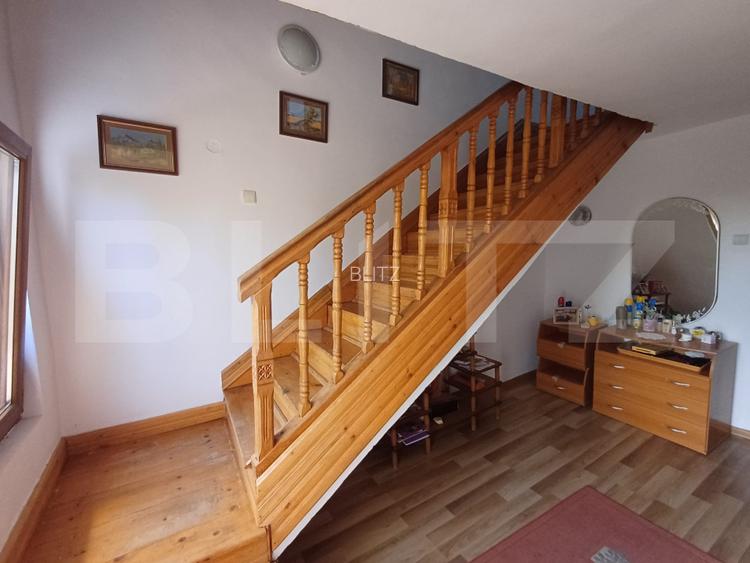 Casa plan parter plus etaj cu 6 camere, 250 mp si 2400 mp teren, zona Pestisani - 10