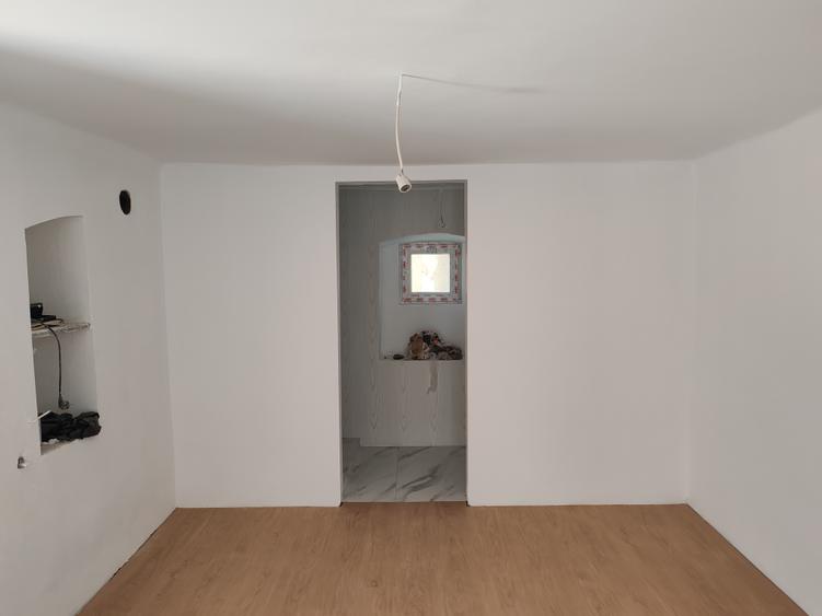 Casa 3 camere libera la vanzare BUNLOC