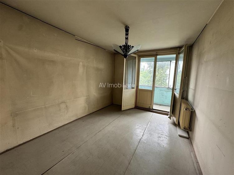 Vanzare apartament 3 Camere Uverturii  Militari - Necesita Renovare - 9