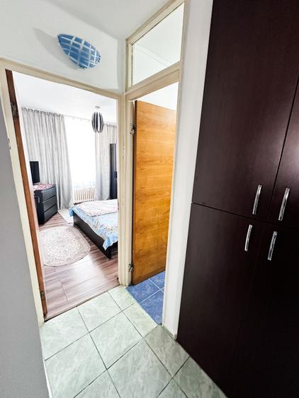 Apartament 3 camere-semidecomandat- zona Rahova