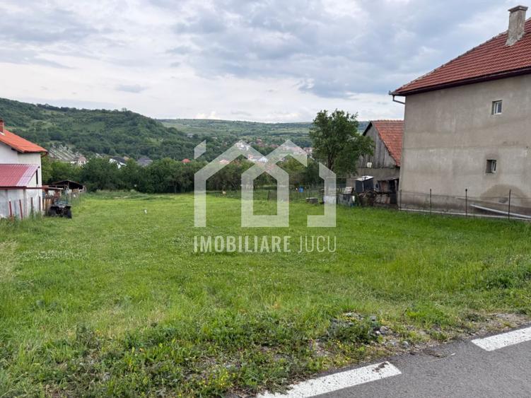 Teren intravilan – 1.270 mp | Chinteni, zona centrală