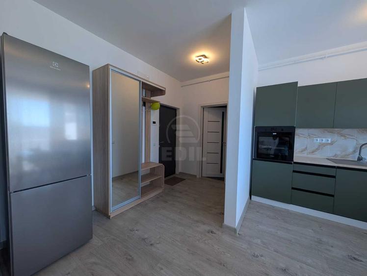 De inchiriat 2 camere,semidecomandat, 50 mp , CETATII