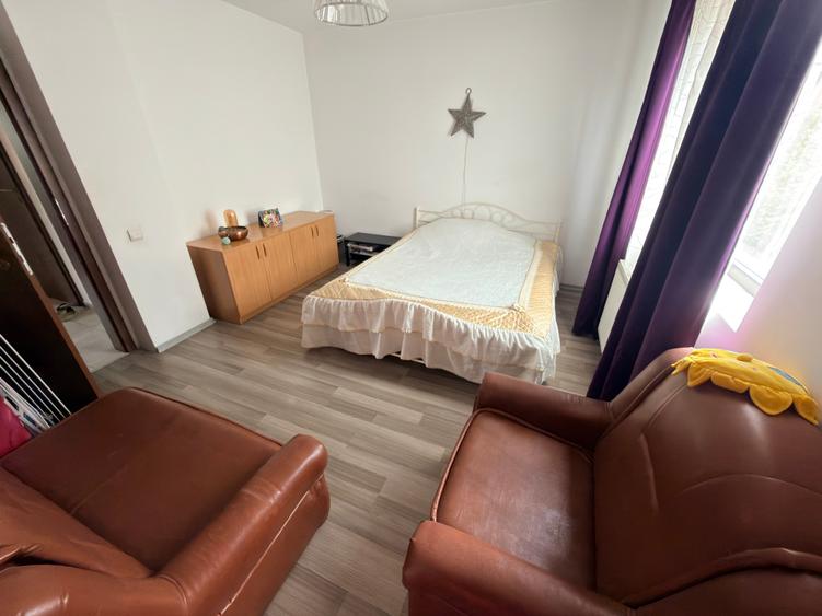 Casă tip capăt înșiruit – P+1+M, 4 camere – semi-mobilată și utilată