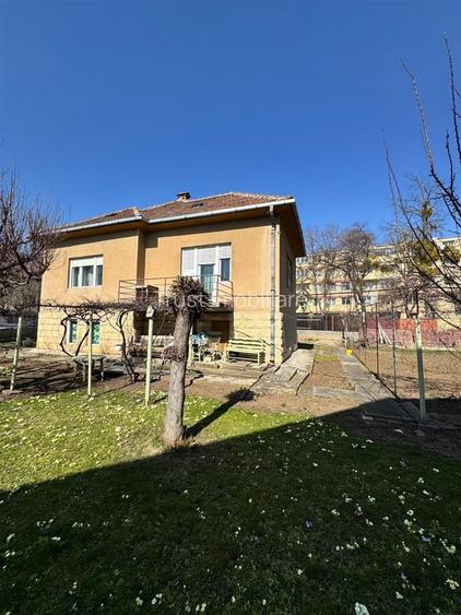 Casa de vanzare l 1040 MP Curte l Front 35 MP l Grigorescu