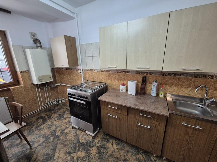 Calea Victoriei inchiriere apartament de 3 camere Piata Sfintii Voievozi