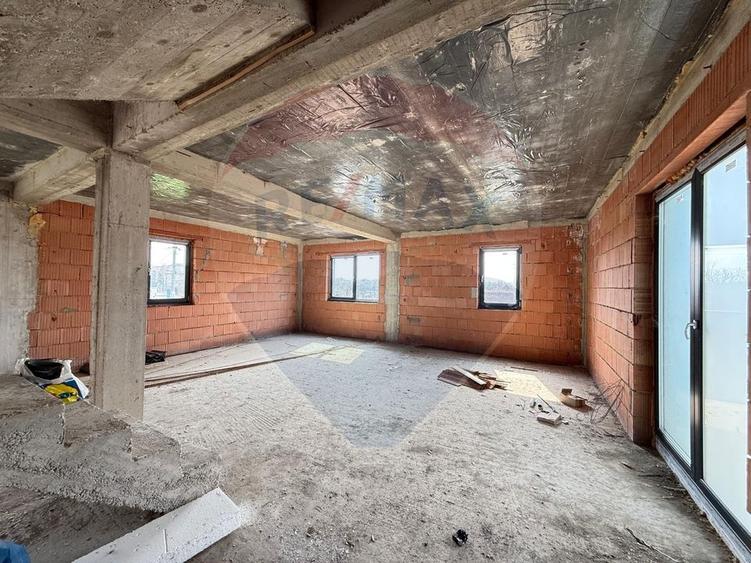 Casă de vânzare semifinisată, 4 Camere 145 mp utili,Făcliei
