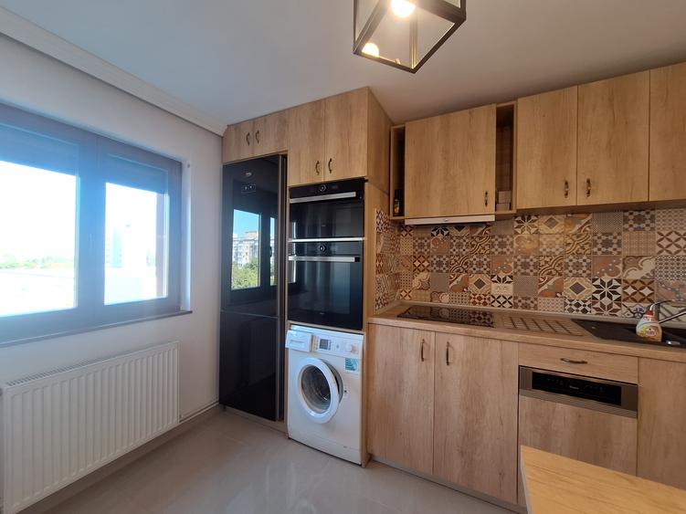 Apartament premium cu 3 camere, renovat integral, aproape de Piata Victoriei