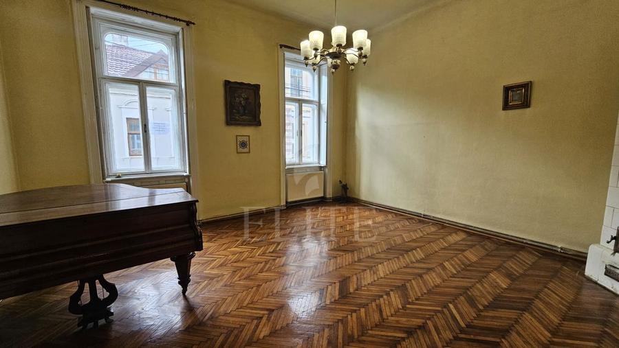 Apartament 3 camere în zona PIATA MIHAI VITEAZUL