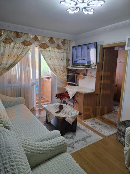 Apartament 2 camere de vânzare în zona Km 4-5 – mobilat, etaj intermediar