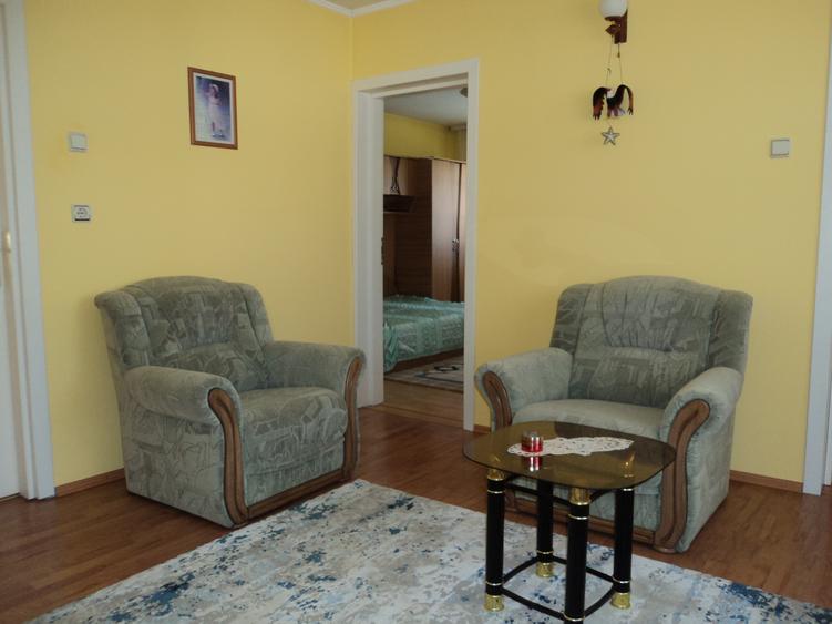 Casa la 7 km de Rm.Valcea, in com Bujoreni(Gura Vaii)