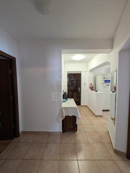 Apartament de 2 camere decomandat, zona Eroilor