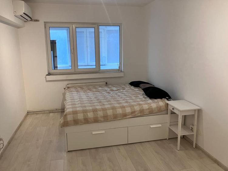 Calea Victoriei - Moxa ( Sfintii Voievozi ) + loc parcare