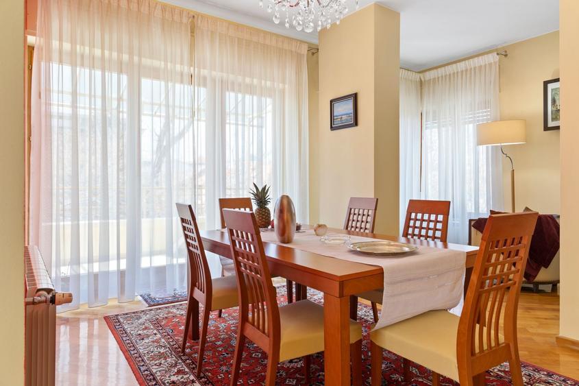 Apartament in vila Capitale plus demisol