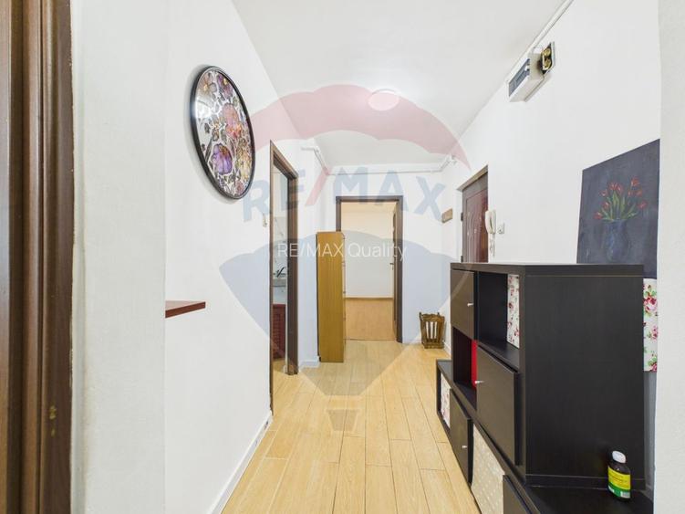 Oportunitate - 2 Apartamente 4 + 2 camere - Zona 13 Septembrie - 18